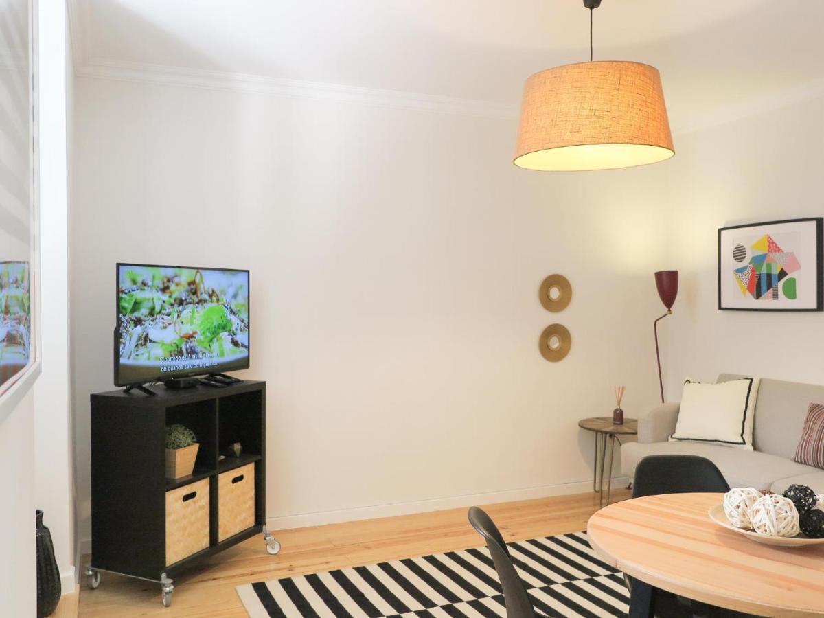 Historic Alfama Apt With Modern Style ลิสบอน ภายนอก รูปภาพ