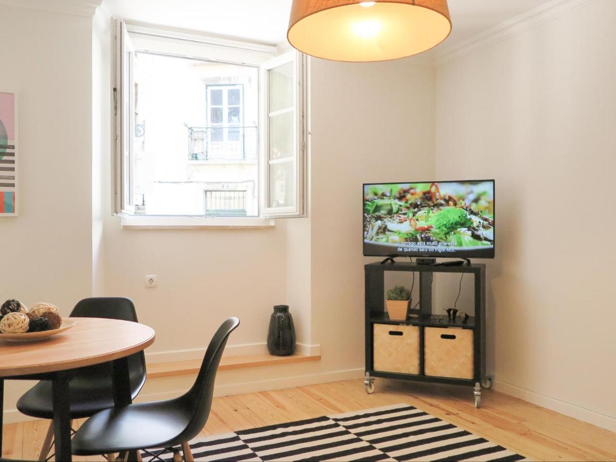Historic Alfama Apt With Modern Style ลิสบอน ภายนอก รูปภาพ