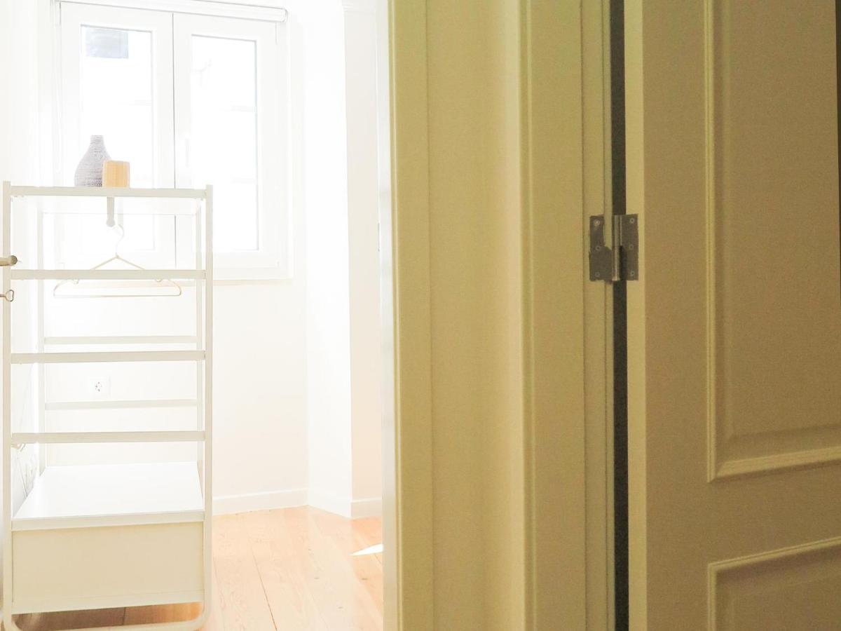 Historic Alfama Apt With Modern Style ลิสบอน ภายนอก รูปภาพ